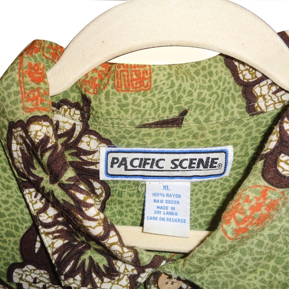 Pacific Scene Men's Hawaiian Shirt - Picture 4 of 4